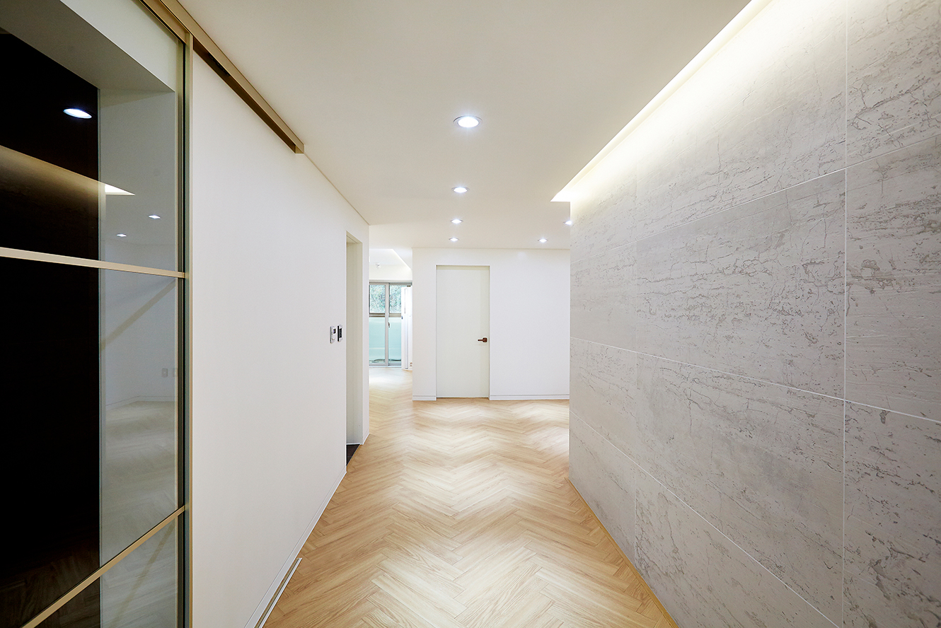 Olympus Apartment Building
(올림푸스 아파트)